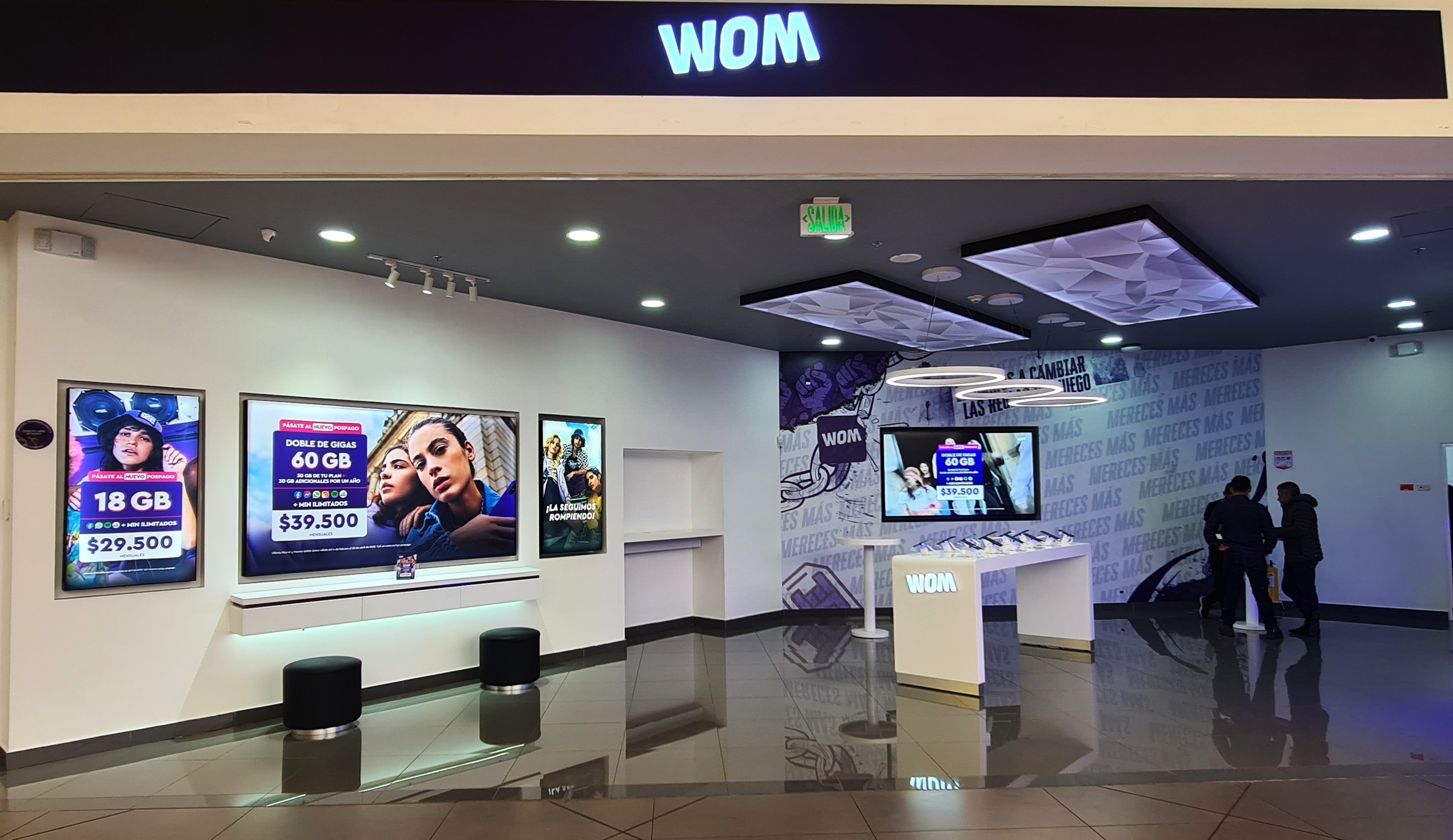 wom-visually-engaging-sensormedia-in-store-retail-mode-software